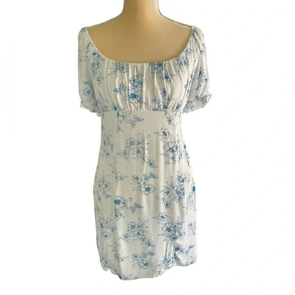 Lottie Moss | Dresses | Lottie Moss Pacsun Juniors Bluewhite Floral Print Milkmaid Mini Dress Size M | Poshmark Lottie Moss | Dresses | Lottie Moss Pacsun Juniors Bluewhite Floral Print Milkmaid Mini Dress Size M | Poshmark